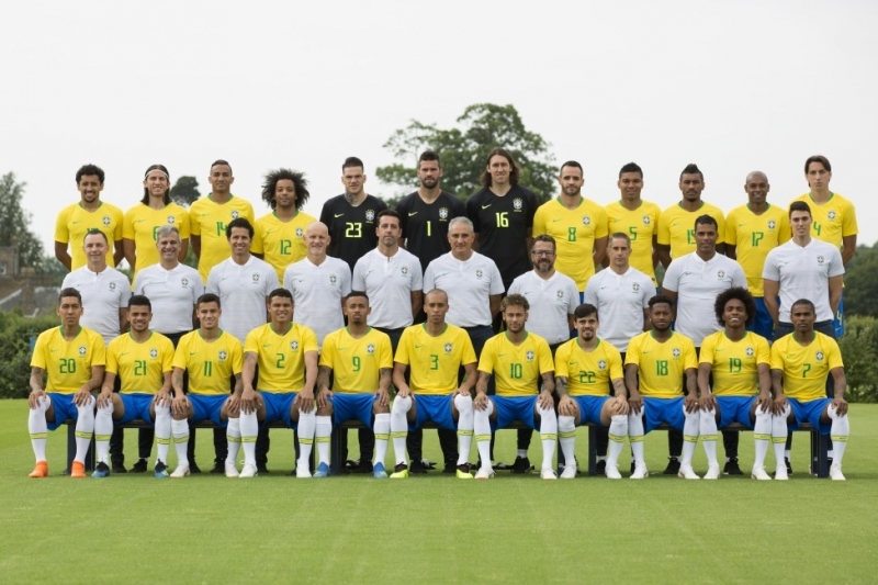 Brasileiros pelo Mundo - Outubro / 2021 Brasileiros pelo Mundo - Outubro / 2021